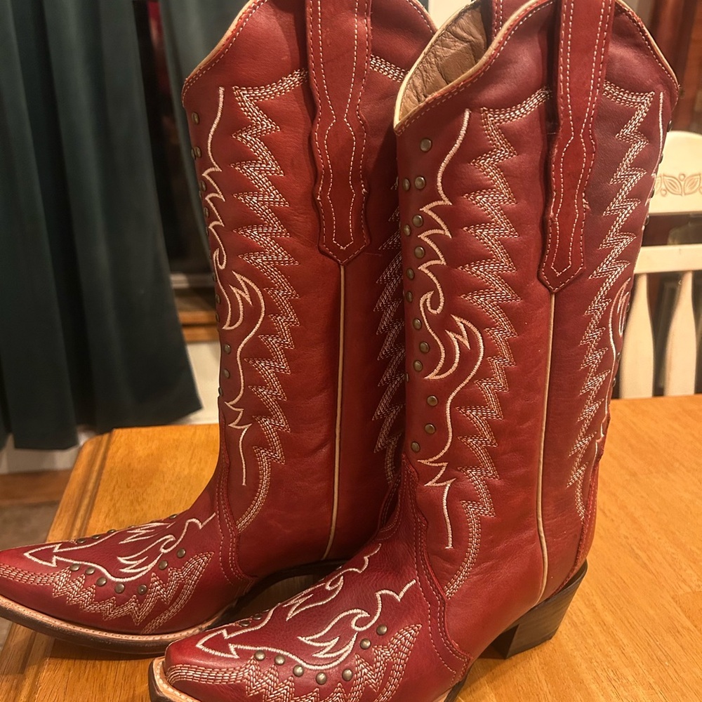 Circle G Red Embroidered Western Boots